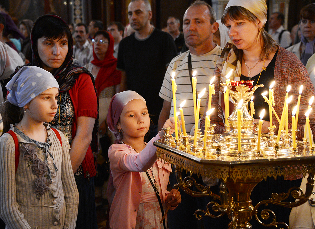 Лития в Храме Христа Спасителя о упокоении погибших в результате автокатастрофы в «новой Москве»