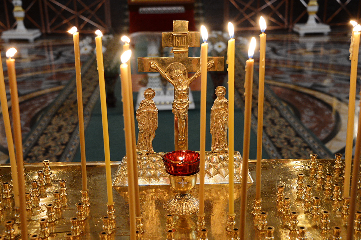 Лития в Храме Христа Спасителя о упокоении погибших в результате автокатастрофы в «новой Москве»