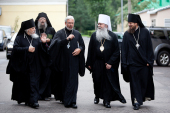 Предстоятель Православной Церкви в Америке посетил Свято-Димитриевское училище сестер милосердия и Первую Градскую больницу