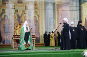 Святіший Патріарх Кирил очолив служіння Божественної літургії на площі перед кафедральним собором Кишинева