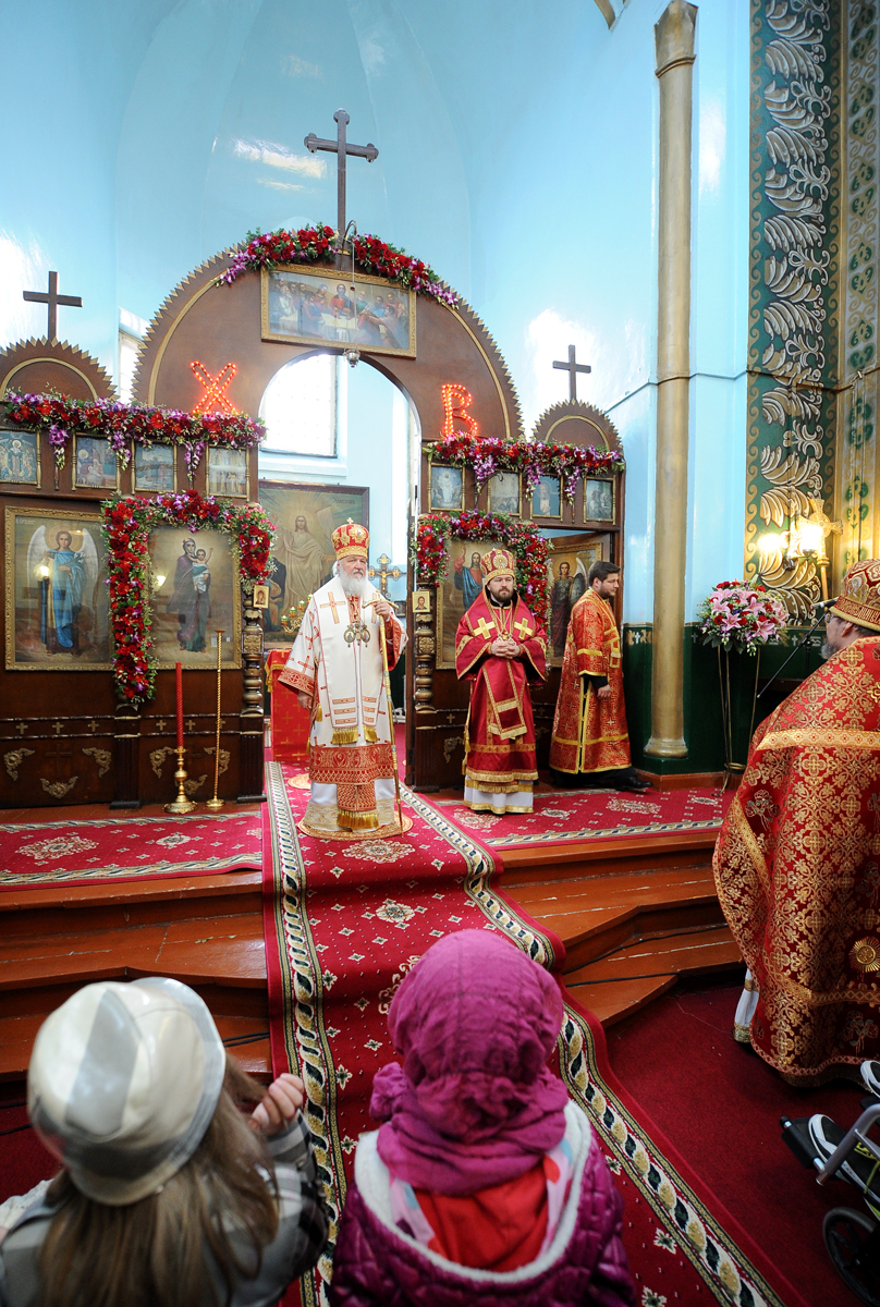 Vizita Patriarhului în China. Dumnezeiasca liturghie în biserica „Acoperământul Maicii Domnului” în Harbin