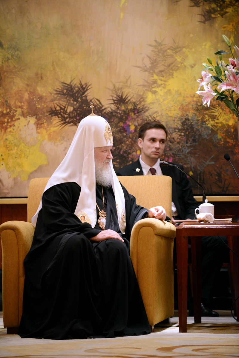 Vizita Patriarhului în China. Întâlnirea cu vicepreşedintele Comitetului permanent al adunării reprezentării populare din or. Shanghai