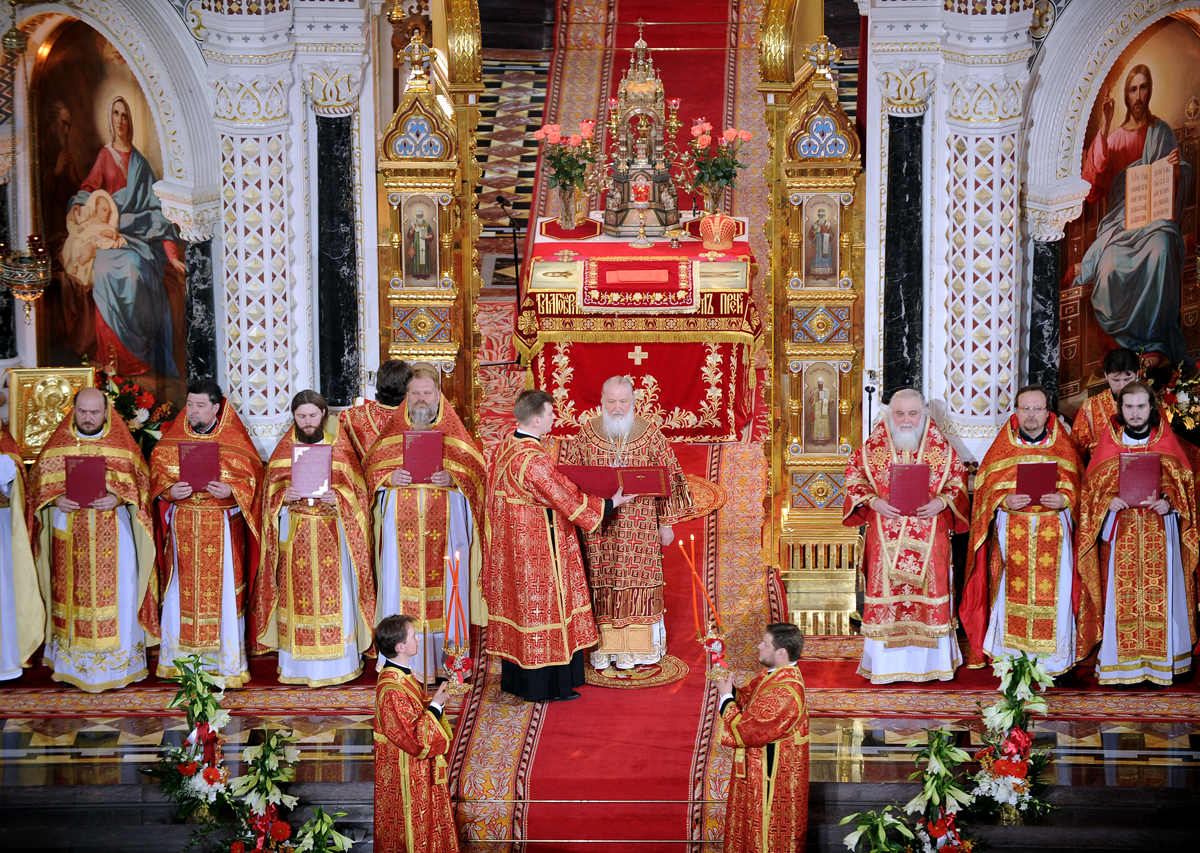 Пасхальная Божественная литургия в Храме Христа Спасителя
