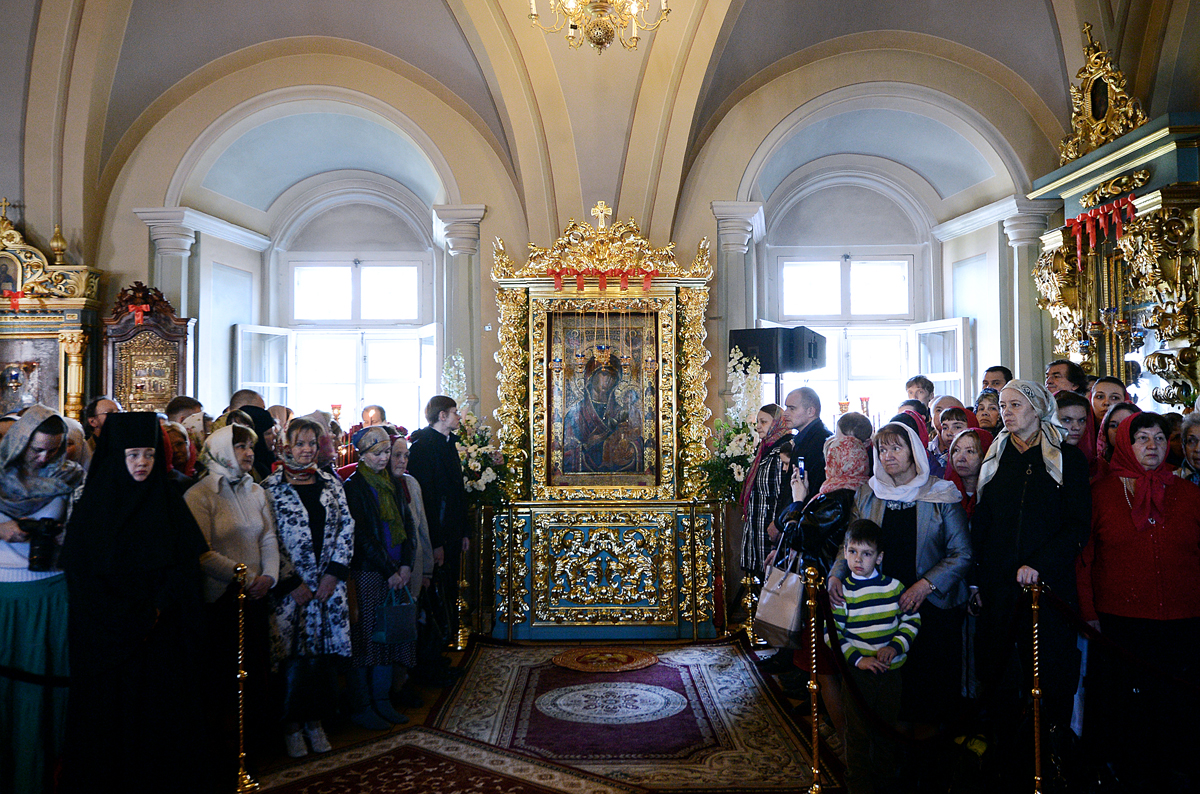 Slujirea Patriarhului de sărbătoarea icoanei Maicii Domnului de Iveria la mănăstirea Novodevicii, or. Moscova. Hirotonirea arhimandritului Antonii (Azizov) în treapta de episcop de Ahtubinsk