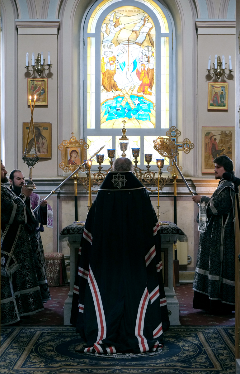 În ajun de Marţea Mare Preafericitul Patriarh Chiril a participat la slujba de vecernie la mănăstirea stavropighială „Ioan Botezătorul”