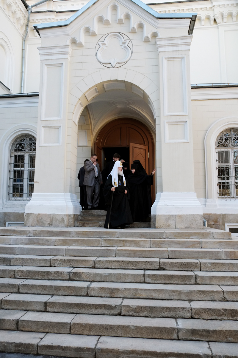 În ajun de Marţea Mare Preafericitul Patriarh Chiril a participat la slujba de vecernie la mănăstirea stavropighială „Ioan Botezătorul”