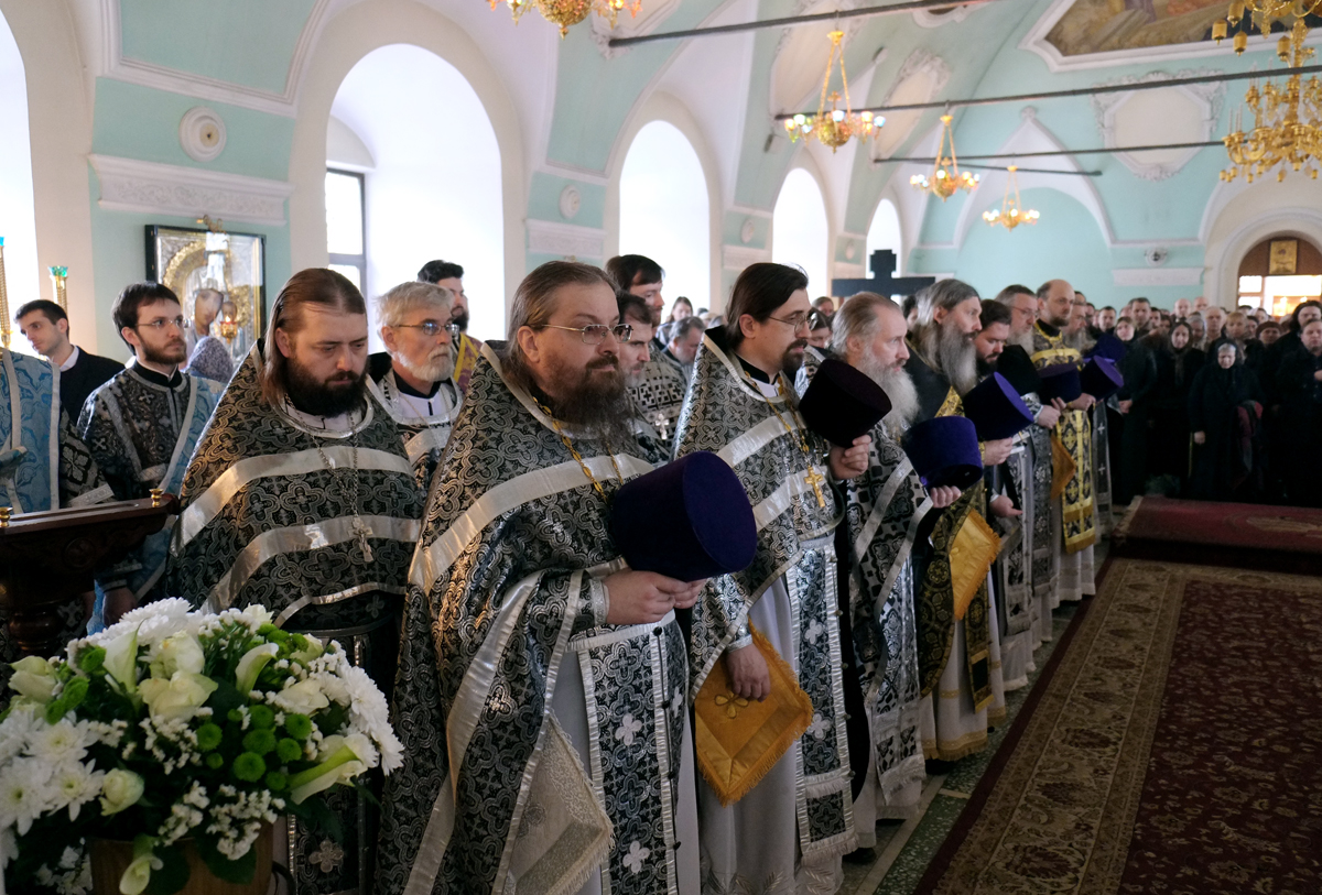 Патриаршее служение в Великий вторник в Высоко-Петровском ставропигиальном монастыре