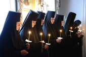 Rânduiala tunderii în monahism a ascultătoarelor care muncesc la Patriarhia Moscovei