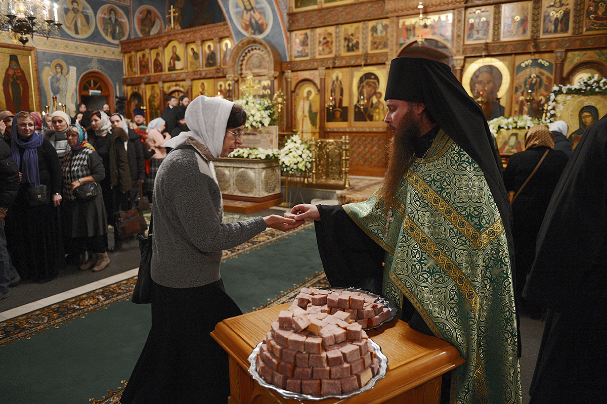 Відвідання Святішим Патріархом Кирилом Оптиної пустині. Всеношна в Казанському храмі монастиря
