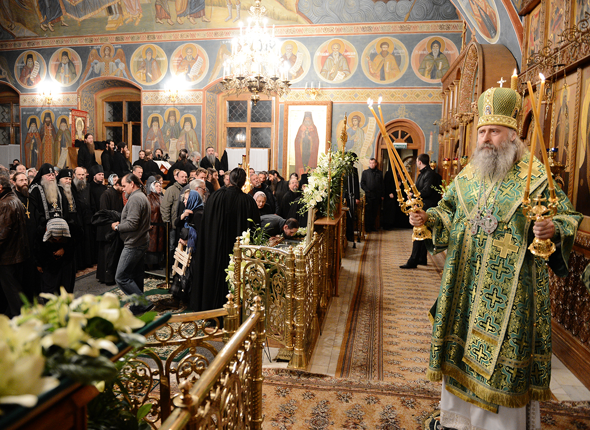 Відвідання Святішим Патріархом Кирилом Оптиної пустині. Всеношна в Казанському храмі монастиря