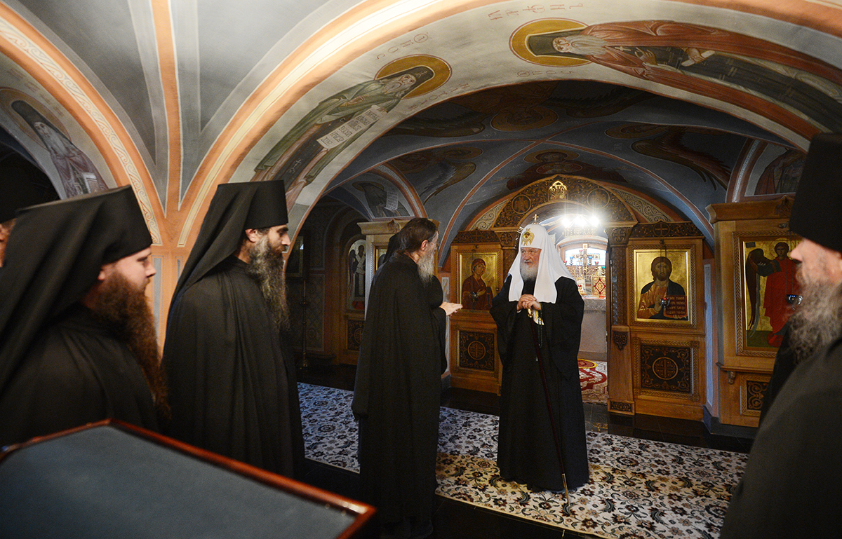 Vizitarea de către Preafericitul Patriarh Chiril a schitului „Sfântul Ioan Botezătorul” de la Pustia Optina