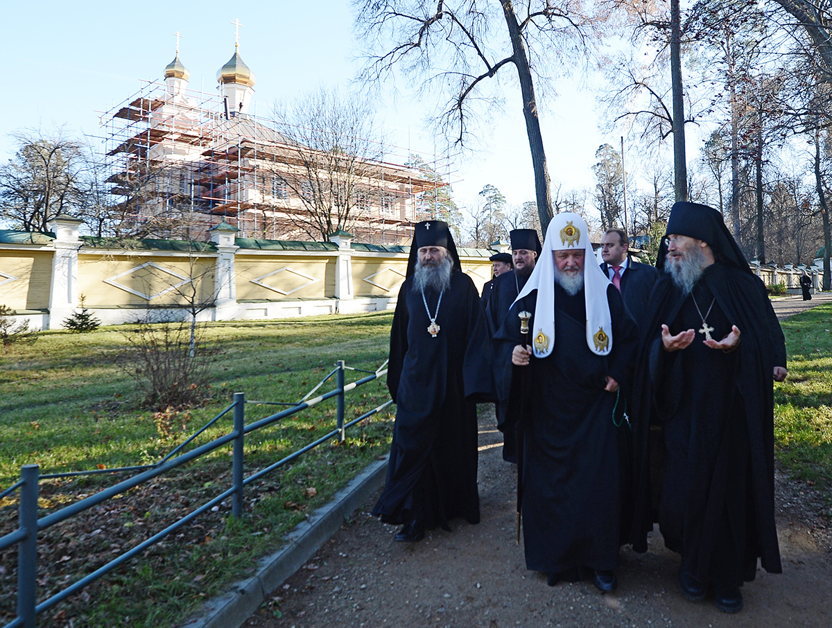 Vizitarea de către Preafericitul Patriarh Chiril a schitului „Sfântul Ioan Botezătorul” de la Pustia Optina