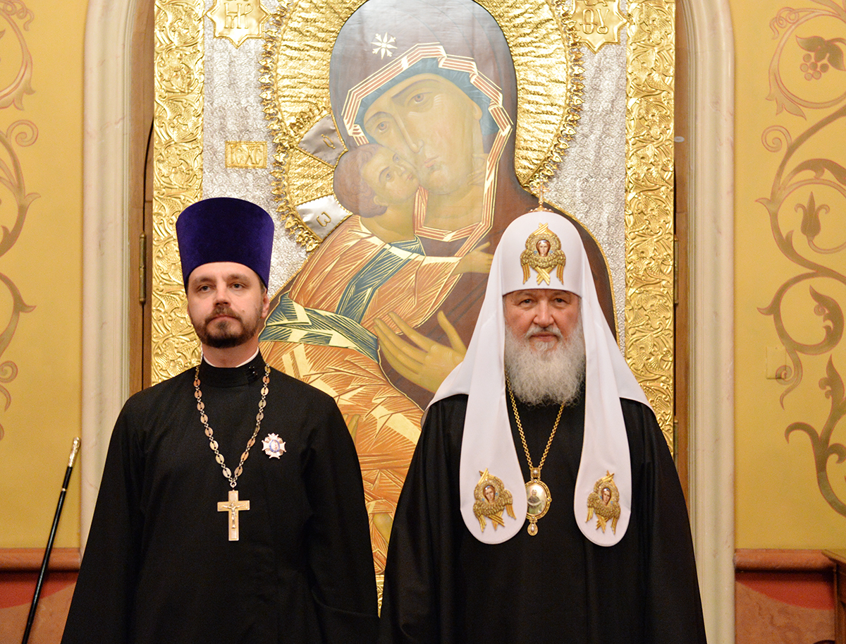 Înmânarea distincțiilor bisericești clericilor or. Moscova