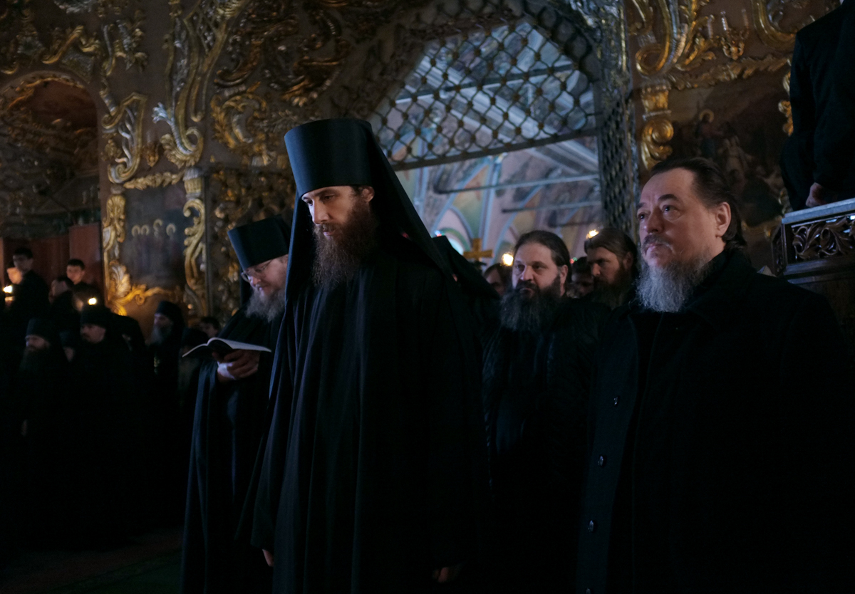 Slujirea Patriarhului în ziua de marți din prima săptămână a Postului cel Mare. Citirea canonului cuviosului Andrei Criteanul în lavra „Sfânta Treime” a cuviosului Serghie