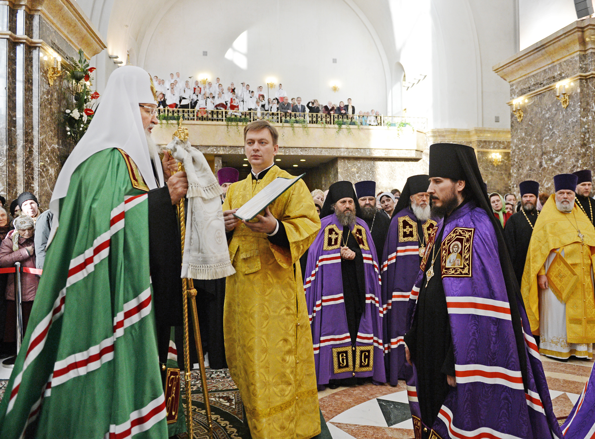 Vizita Patriarhului la Eparhia de Kaliningrad. Dumnezeiasca liturghie la catedrala „Hristos Mântuitorul” în Kaliningrad. Hirotonia arhimandritului Siluan (Glazkin) în treapta de episcop de Lyskovo şi Lukoianov