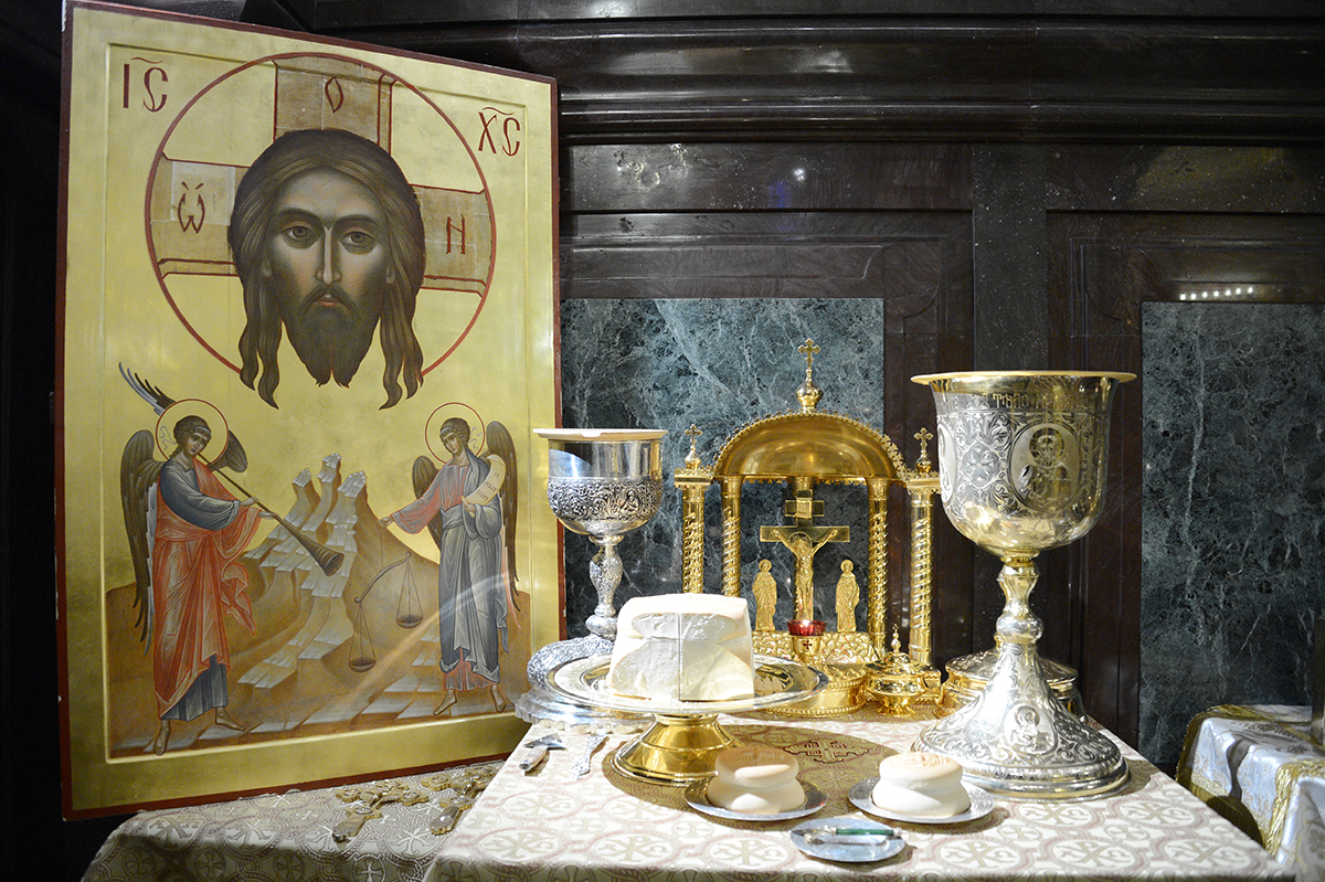 Божественна літургія в Храмі Христа Спасителя в четверту річницю інтронізації Святішого Патріарха Кирила