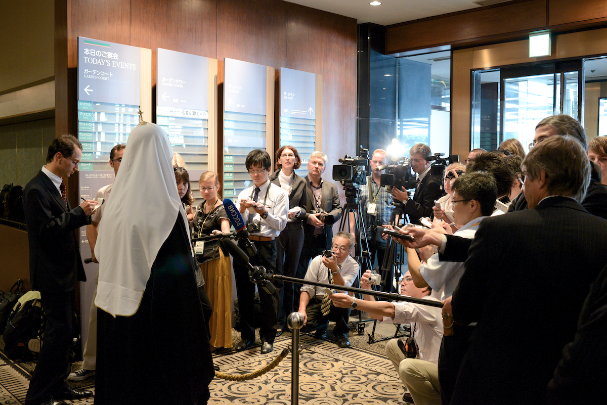 Первосвятительский визит в Японию. Беседа Святейшего Патриарха с представителями СМИ