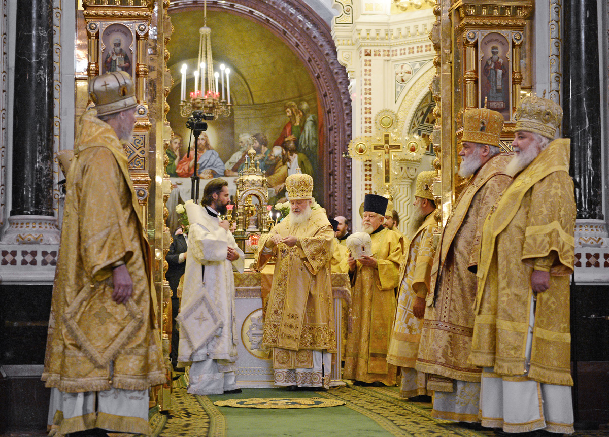 Slujirea Patriarhului de ziua pomenirii sfântului ierarh Filaret al Moscovei la catedrala „Hristos Mântuitorul”. Hirotonia arhimandritului Alexii (Mulear) în treapta de episcop de Saiansk și Nijneudinsk