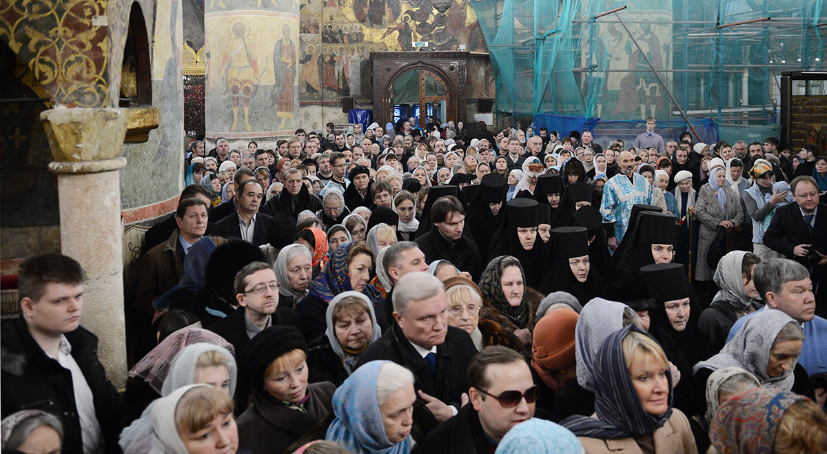 Патріарше служіння в свято Введення в храм Пресвятої Богородиці в Успенському соборі Московського Кремля