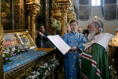 Святейший Патриарх Кирилл совершил молебен у мощей святителя Тихона, Патриарха Всероссийского, в Донском монастыре