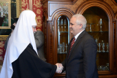 Preafericitul Patriarh Chiril s-a întâlnit cu ambasadorul Cubei Emilio Lozada Garcia