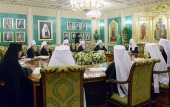 Под председательством Святейшего Патриарха Кирилла в Москве открылось последнее в 2013 году заседание Священного Синода