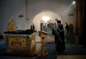 В понедельник первой седмицы Великого поста Святейший Патриарх Кирилл молился за уставным богослужением в Зачатьевском ставропигиальном монастыре