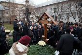 В 40-й день после кончины архиепископа Алексия (Фролова) на его могиле в Новоспасском монастыре совершены заупокойные богослужения