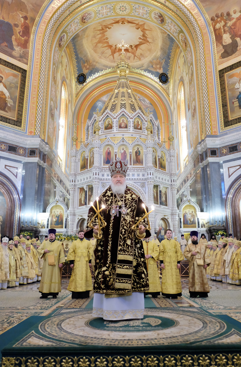 Божественная литургия в пятую годовщину интронизации Святейшего Патриарха Кирилла в кафедральном соборном Храме Христа Спасителя
