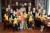 Синодальный отдел религиозного образования и катехизации передал подарки учащимся православной школы города Троицка