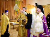 Єпископ Подольський Тихон звершив освячення школи в московському районі Отрадне, в якій сталася стрілянина