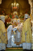 Slujirea Patriarhului în catedrala „Hristos Mântuitorul” în anul aniversării alegerii sfântului ierarh Tihon în Tronul Patriarhal. Hirotonia arhimandritului Vasilii (Danilov) în treapta de episcop de Kotlas
