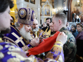 În duminica Sfintei Cruci Întâistătătorul Bisericii Ruse a oficiat Liturghia sfântului ierarh Vasile cel Mare la catedrala „Hristos Mântuitorul”, or. Moscova