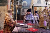В неделю 3-ю Великого поста митрополит Истринский Арсений совершил Литургию в Успенском соборе Московского Кремля