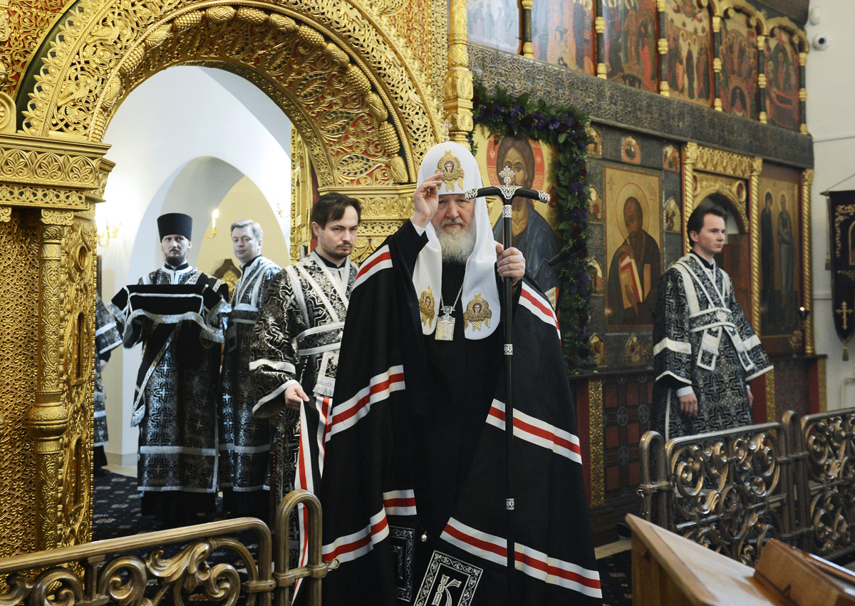 Slujirea Patriarhului în ziua de miercuri a celei de a 4-a săptămâni din Postul Mare la biserica în cinstea sfântului apostolul Ioan Teologul pe Bronnaia