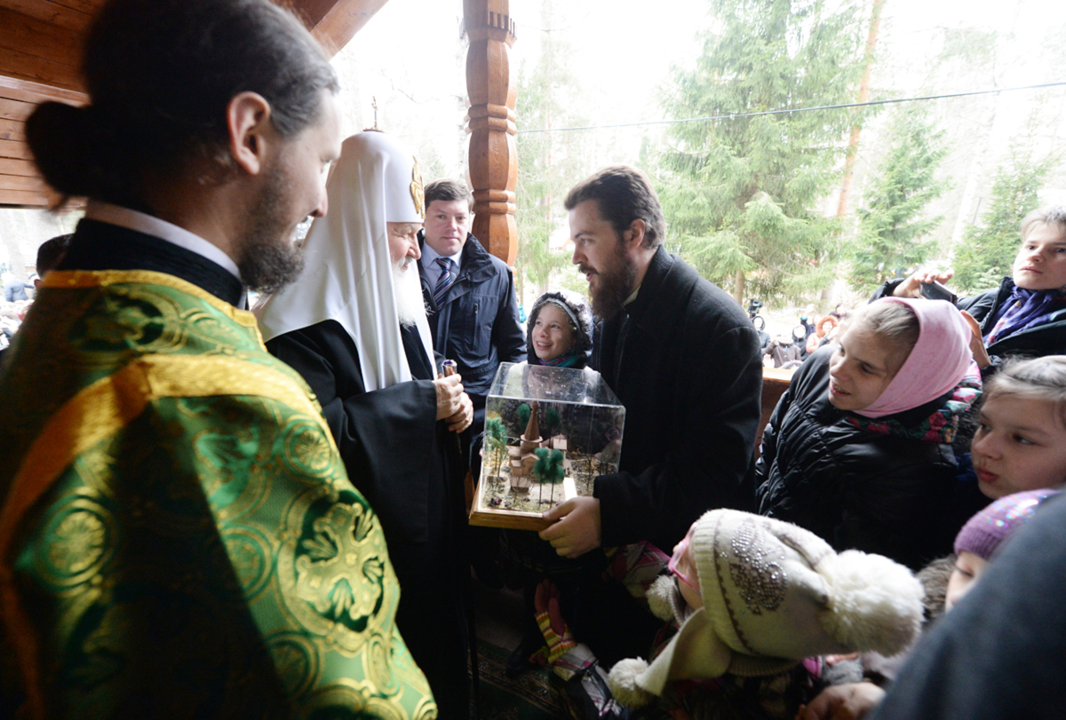Патриарший визит в Санкт-Петербургскую митрополию. Молебен в Казанском храме в Вырице