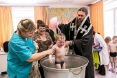 Епископ Карасукский Филипп посетил детский туберкулезный санаторий в Новосибирске