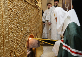 У Великий понеділок Святіший Патріарх Кирил звершив молебень на початок чину мироваріння