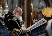 Preafericitul Patriarh Chiril a oficiat utrenia din Vinerea Mare cu citirea celor douăsprezece Evanghelii ale Patimilor