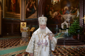 Перед началом ночного Рождественского богослужения Святейший Патриарх Кирилл в прямом эфире поздравил телезрителей с праздником