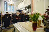 Патриарший визит в Санкт-Петербург. Посещение Смоленского кладбища