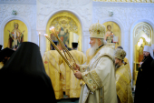 În anul aniversării alegerii sfântului ierarh Tihon în Tronul Patriarhal, Întâistătătorul Bisericii Ruse a oficiat liturghia în catedrala „Hristos Mântuitorul”