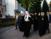 În ajunul Sfintei Treimi Întâistătătorul Bisericii Ruse a oficiat privegherea în lavra „Sfânta Tremie” a sfântului Serghie