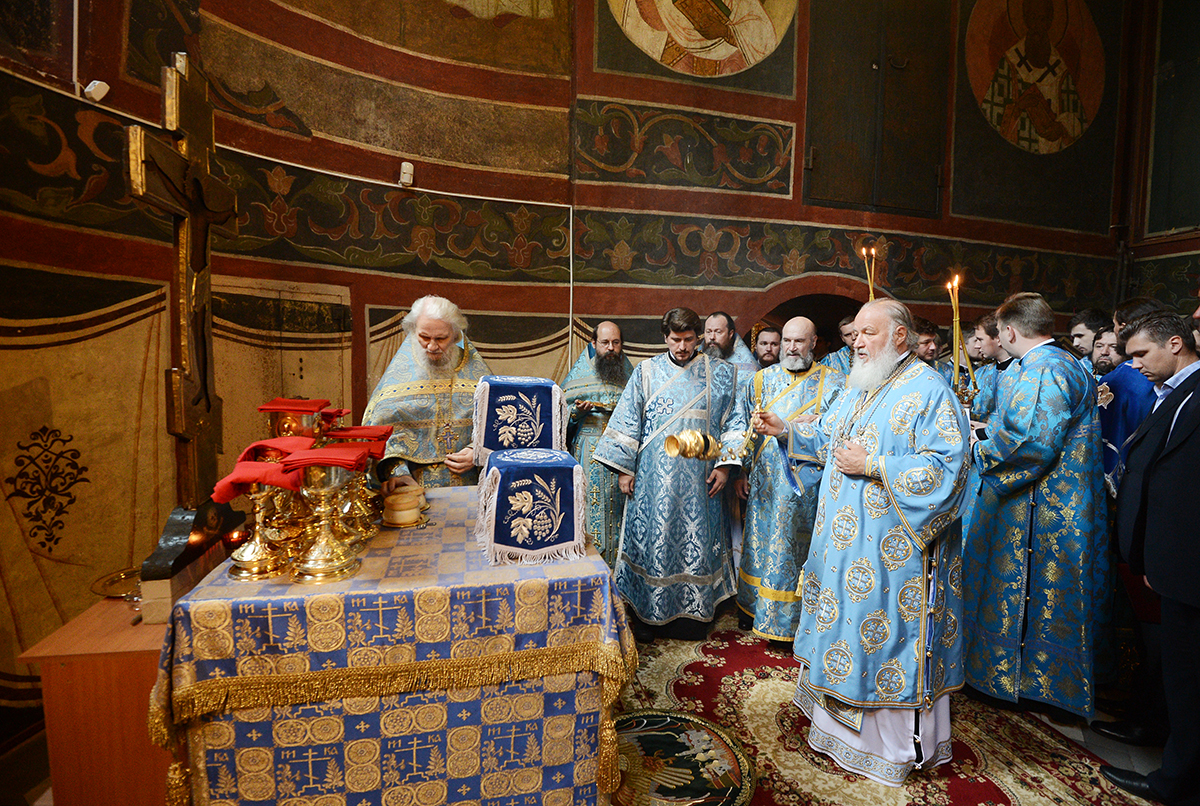 Slujirea Patriarhului la mănăstirea Novodevicie, or. Moscova. Hirotonia arhimandritului Agafanghel (Daineko) în treapta de episcop de Norilsk și Turuhansk. Litia pentru nou adormitul Preafericitul mitropolit al Kievului Vladimir