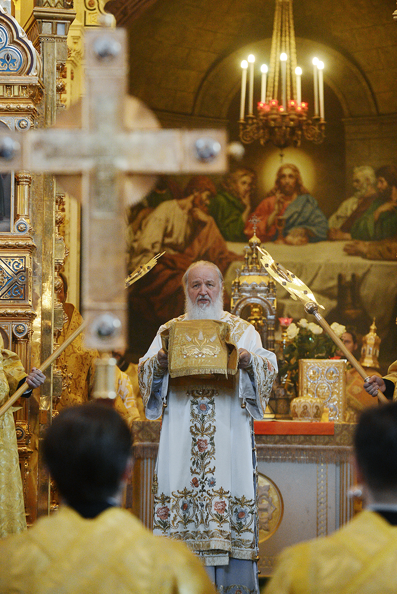 Патриаршее служение в день памяти святого равноапостольного великого князя Владимира в Храме Христа Спасителя в Москве