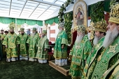 Патріарше служіння в підмосковному Миколо-Пешноському монастирі