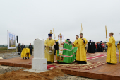 Preafericitul Patriarh Chiril a oficiat sfințirea pietrei de temelie a bisericii în cinstea sfântului cneaz Vladimir în Tușino