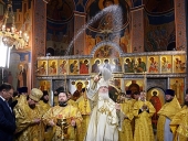 Întâistătătorul Bisericii Ruse a oficiat rânduiala sfințirii mari a bisericii în cinstea sfântului ierarh al Moscovei Petru la mănăstirea „Sfântul mitropolit Petru” din Vysikoie, or. Moscova