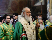 În ajunul zilei de pomenire a cuviosului Serghie de Radonej Preafericitul Patriarh Chiril a oficiat vecernia mică cu acatistul Egumenului pământului Rus în lavra „Sfânta Treime” a sfântului Serghie