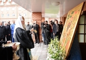 Святіший Патріарх Кирил освятив будівлю нового гуртожитку Московської духовної академії і семінарії